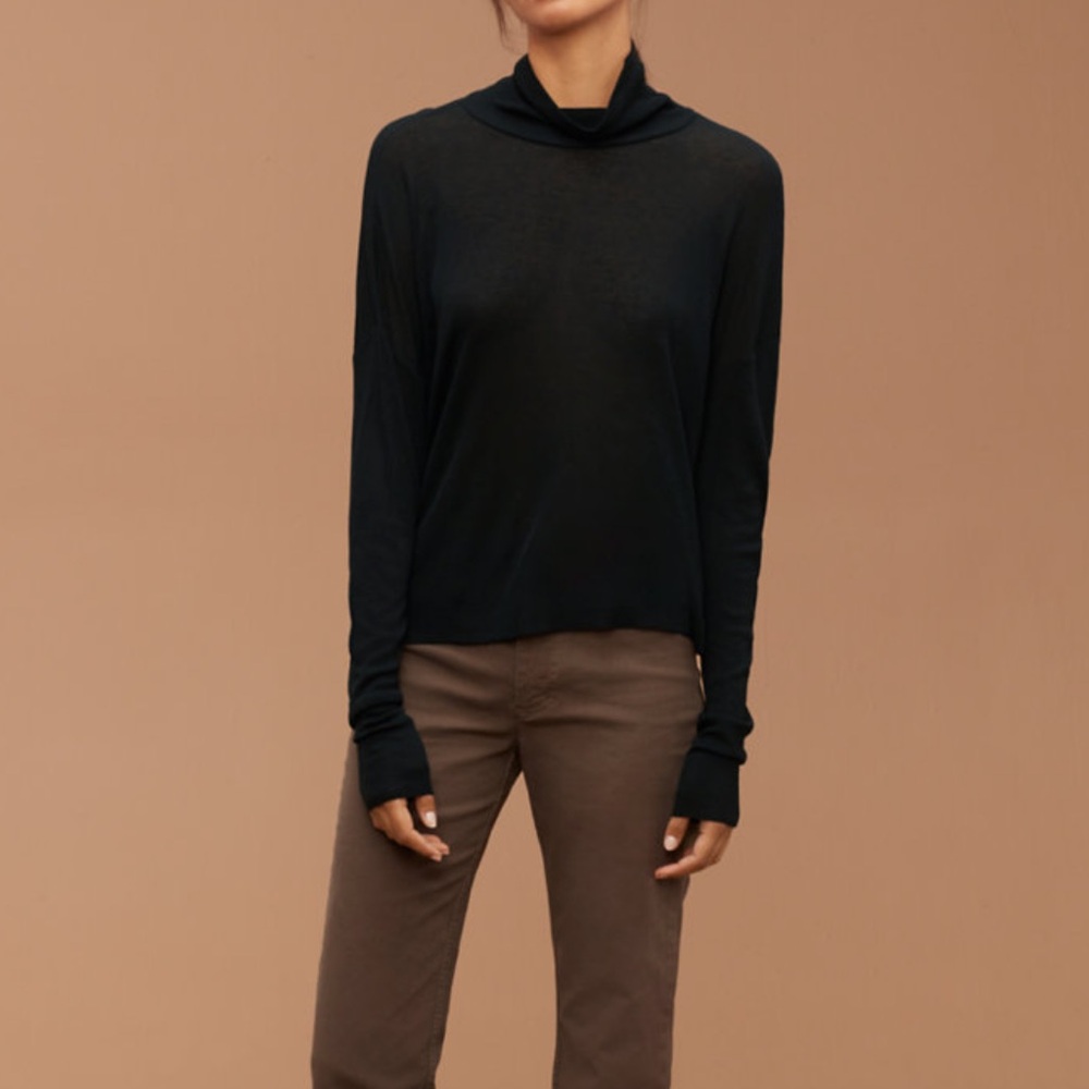 Aritzia Golden By TNA Cropped Sweater